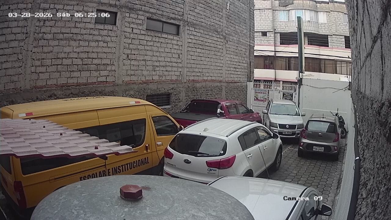 Estacionamiento privado del Hostal Sabaoth